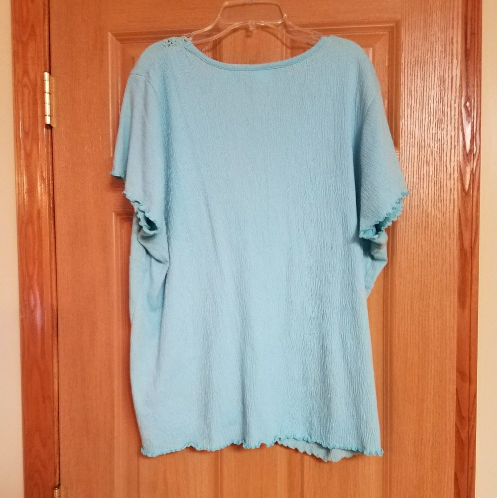 Blue V-Neck light blue tee shirt